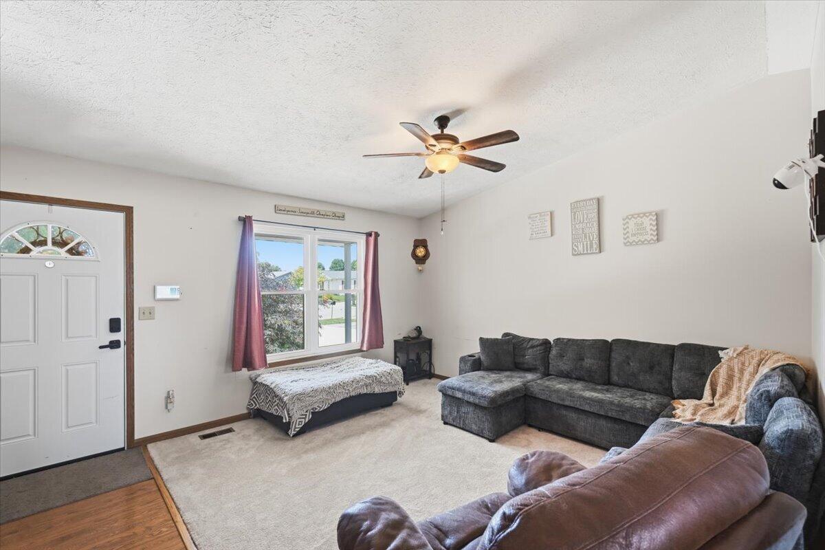 49 Lloyd Drive Property Photo 9