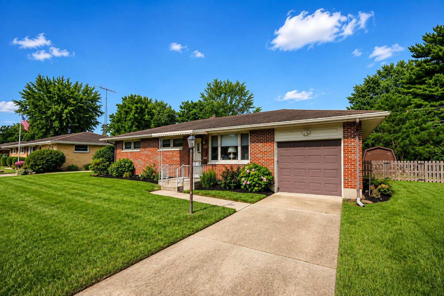 4735 W Ridgewood Road Property Photo 4