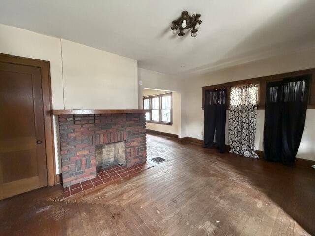 468 E Cecil Street Property Photo 2