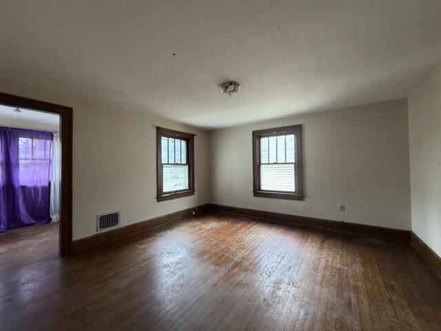 468 E Cecil Street Property Photo 8