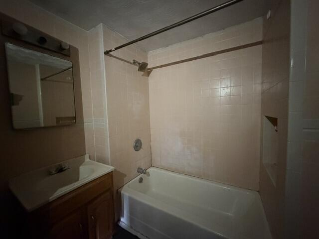 468 E Cecil Street Property Photo 11