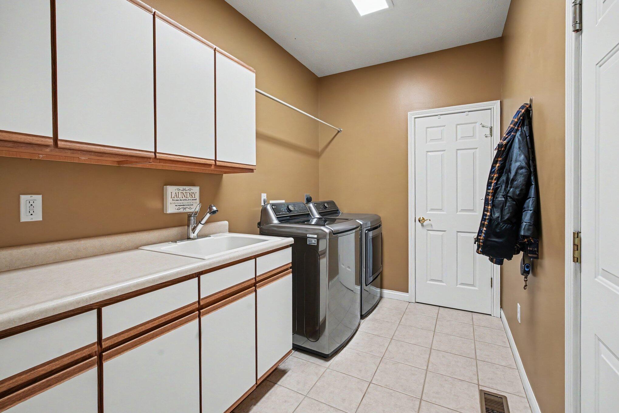 145 Countryside Drive Property Photo 24