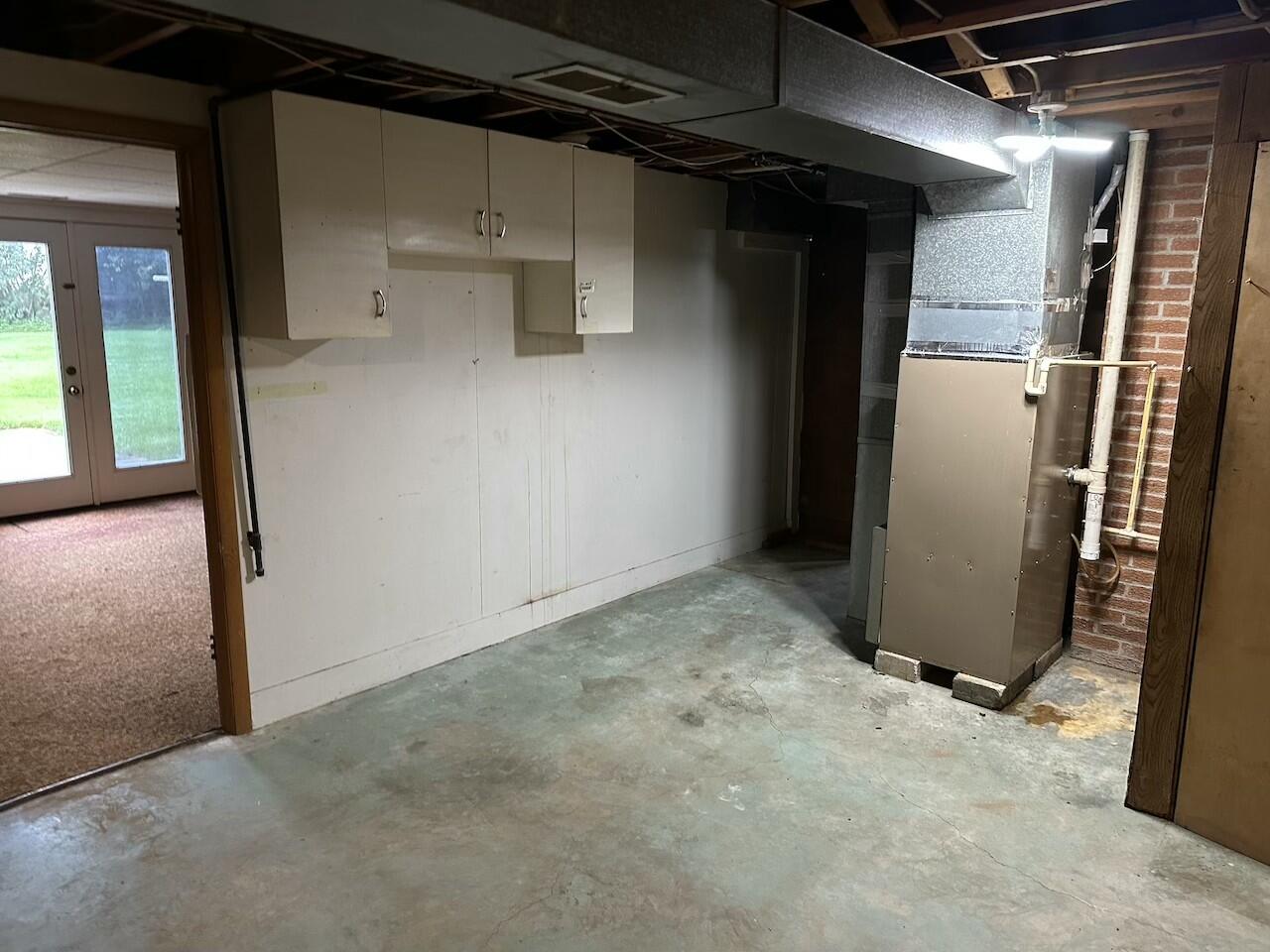 211 E North Street Property Photo 21