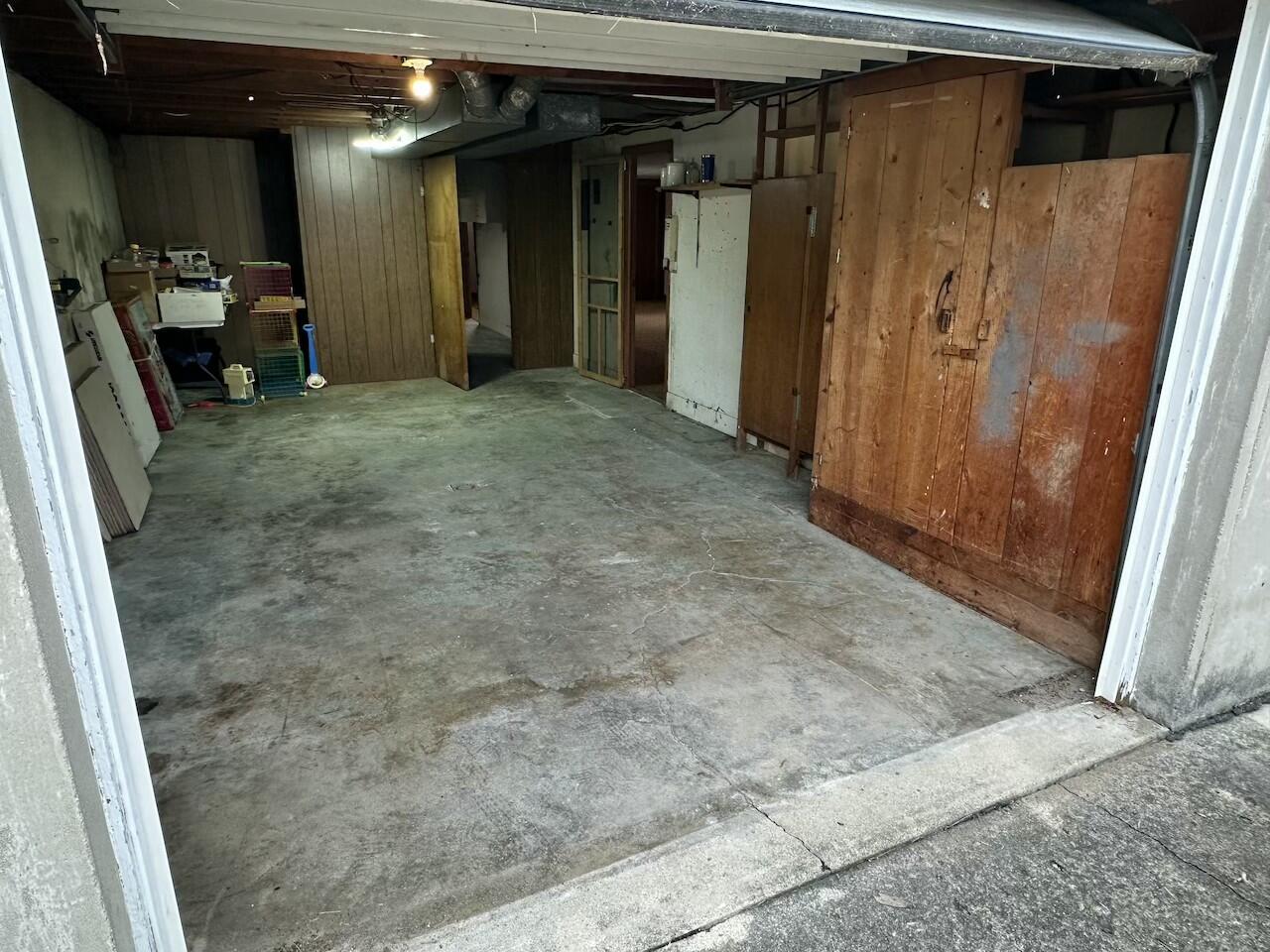211 E North Street Property Photo 23