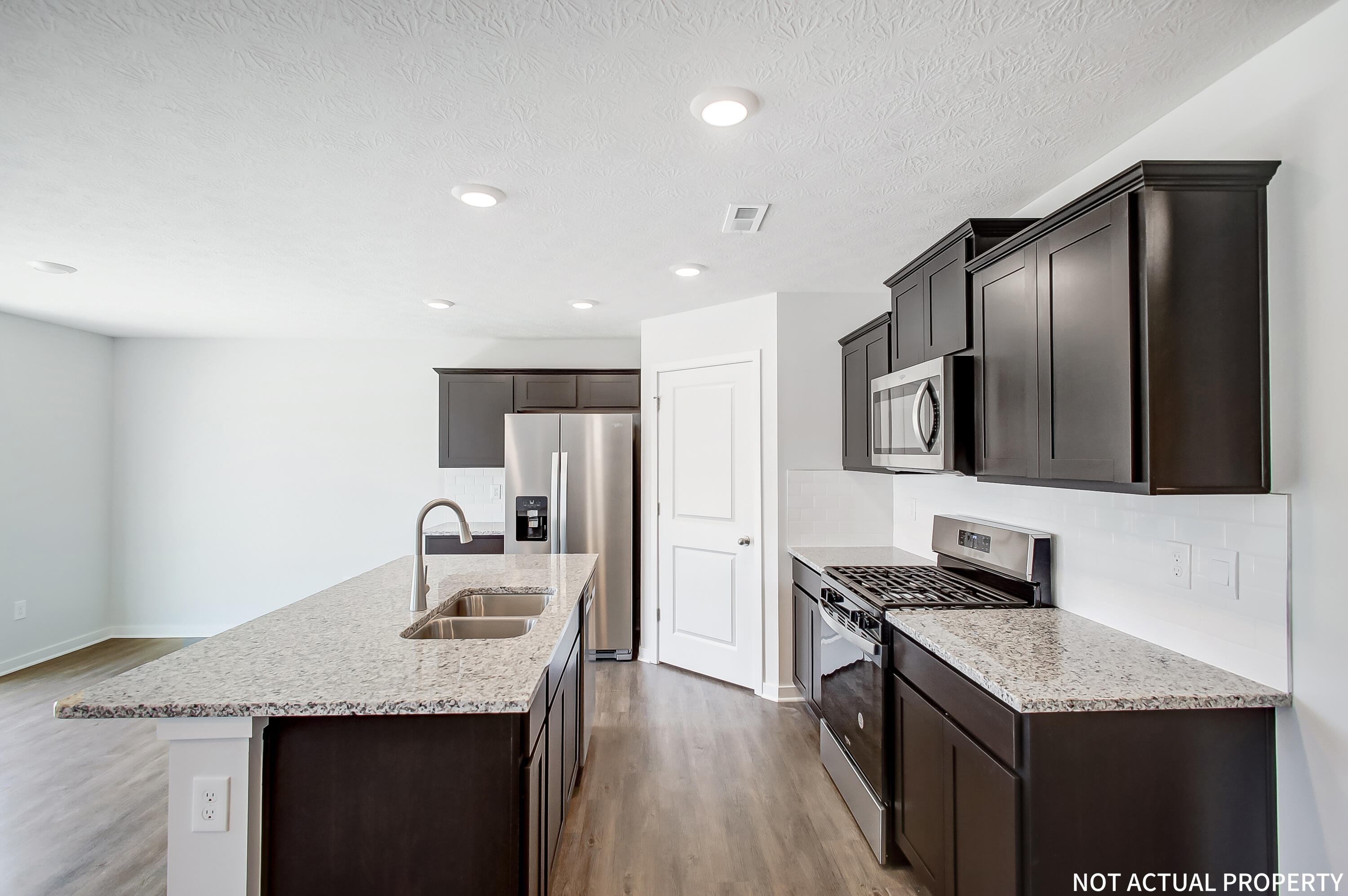 1137 Sherwood Loop Property Photo 8