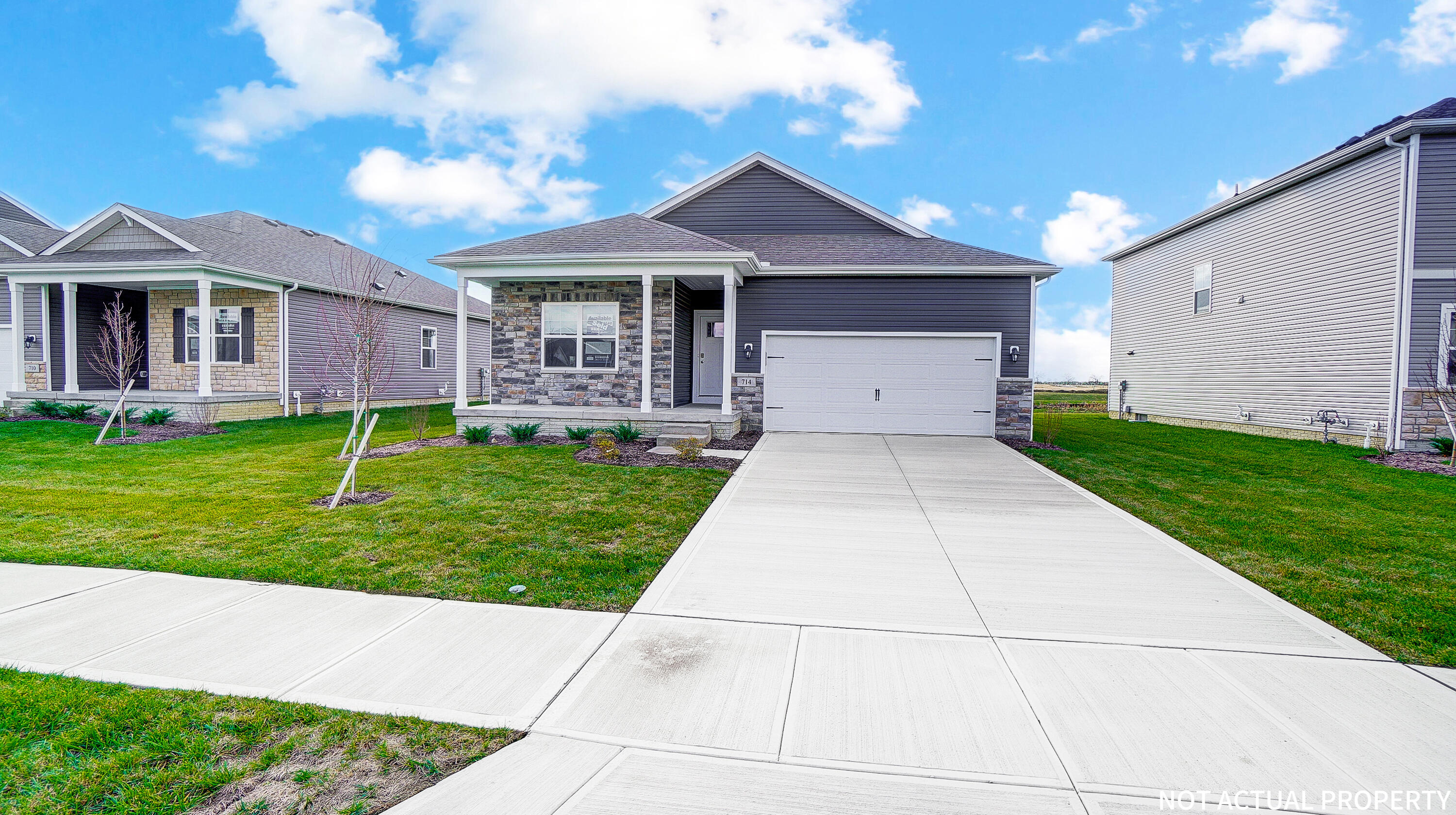 1185 Sherwood Loop Property Photo 3