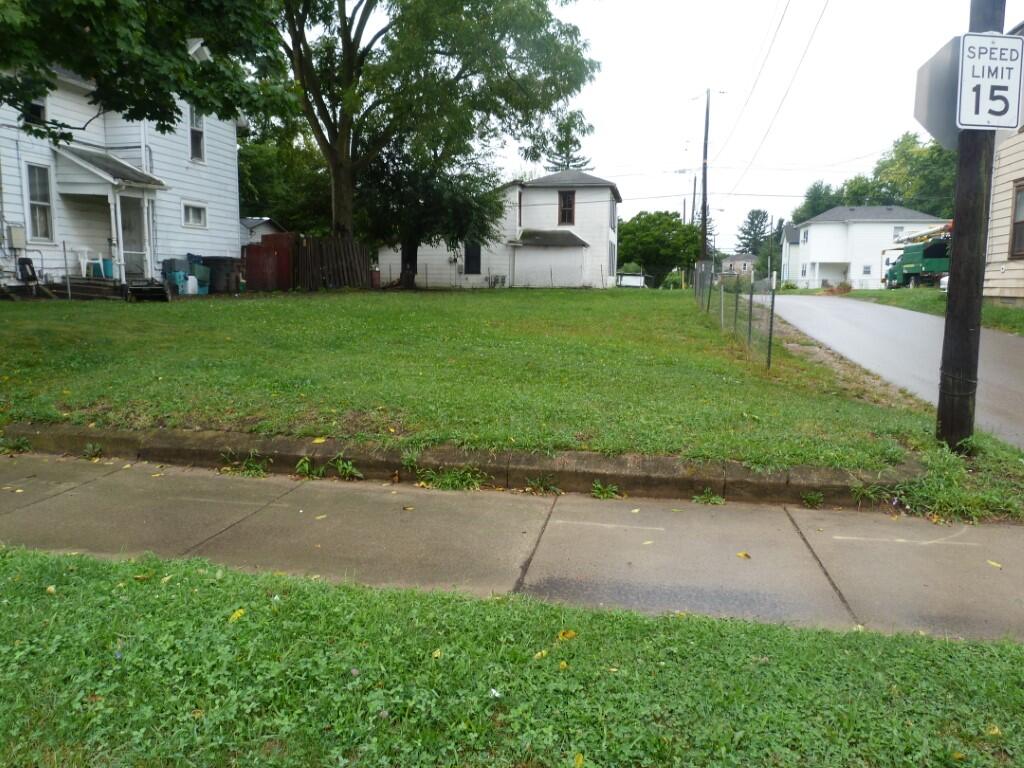 327 N Yellow Springs Street Property Photo 1