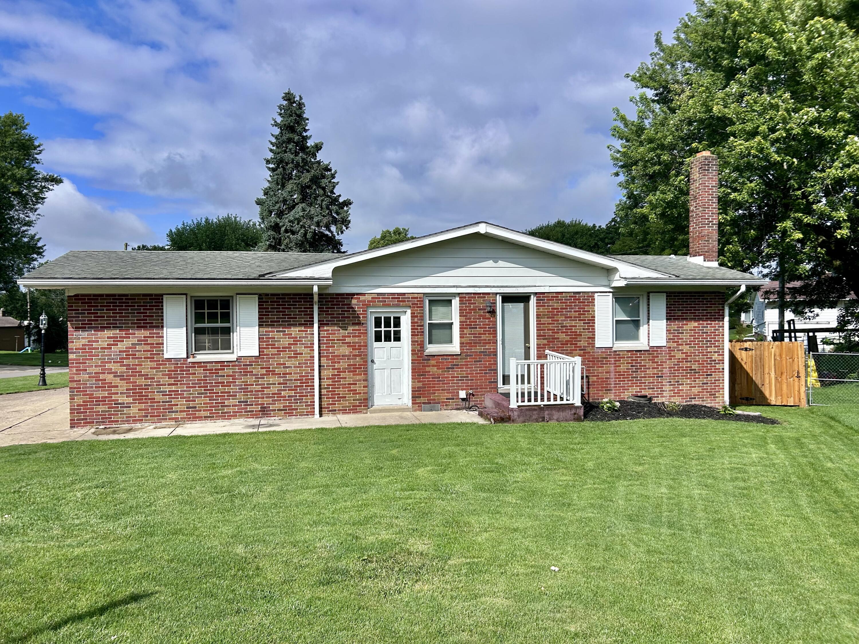 220 Terrence Drive Property Photo 2