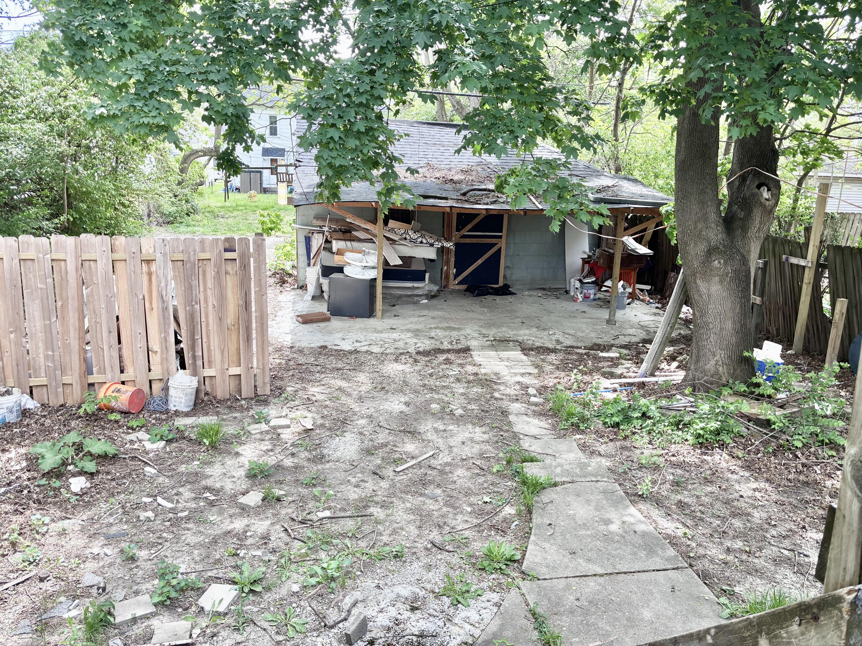 227 E Northern Avenue Property Photo 8