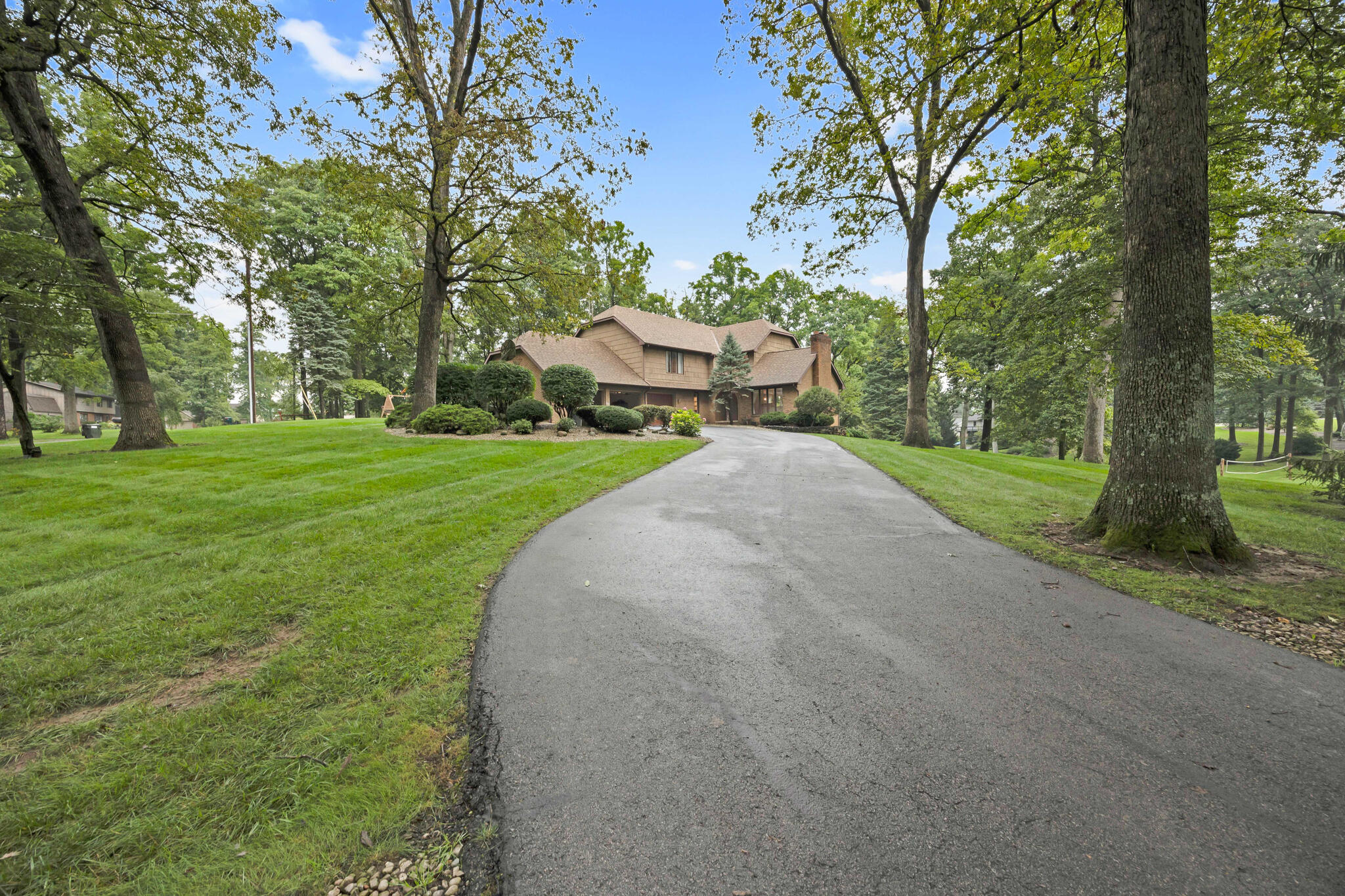 100 Tanglewood Drive Property Photo 4