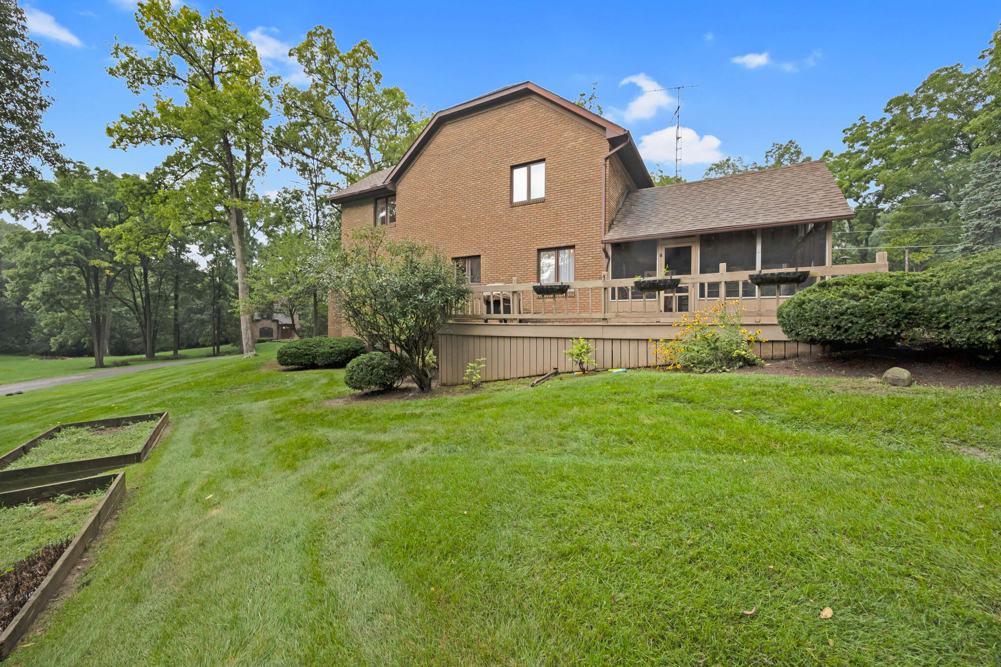 100 Tanglewood Drive Property Photo 8