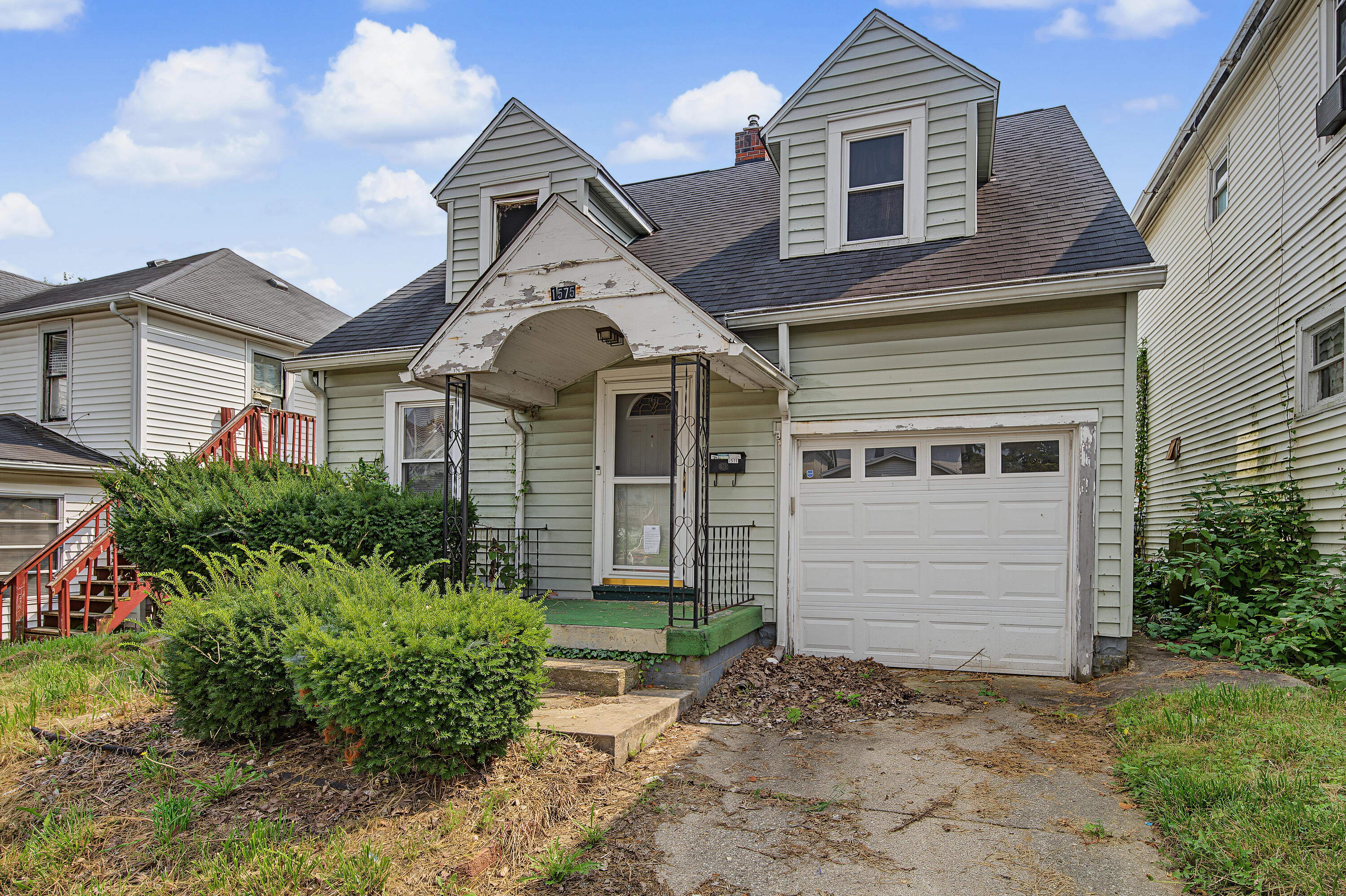 1575 Highland Avenue Property Photo 1