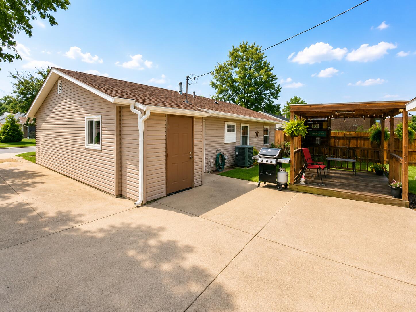 1500 Wright Street Property Photo 6
