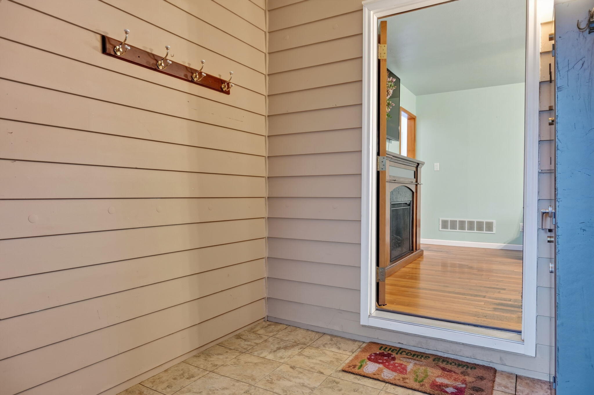 420 Superior Street Property Photo 4