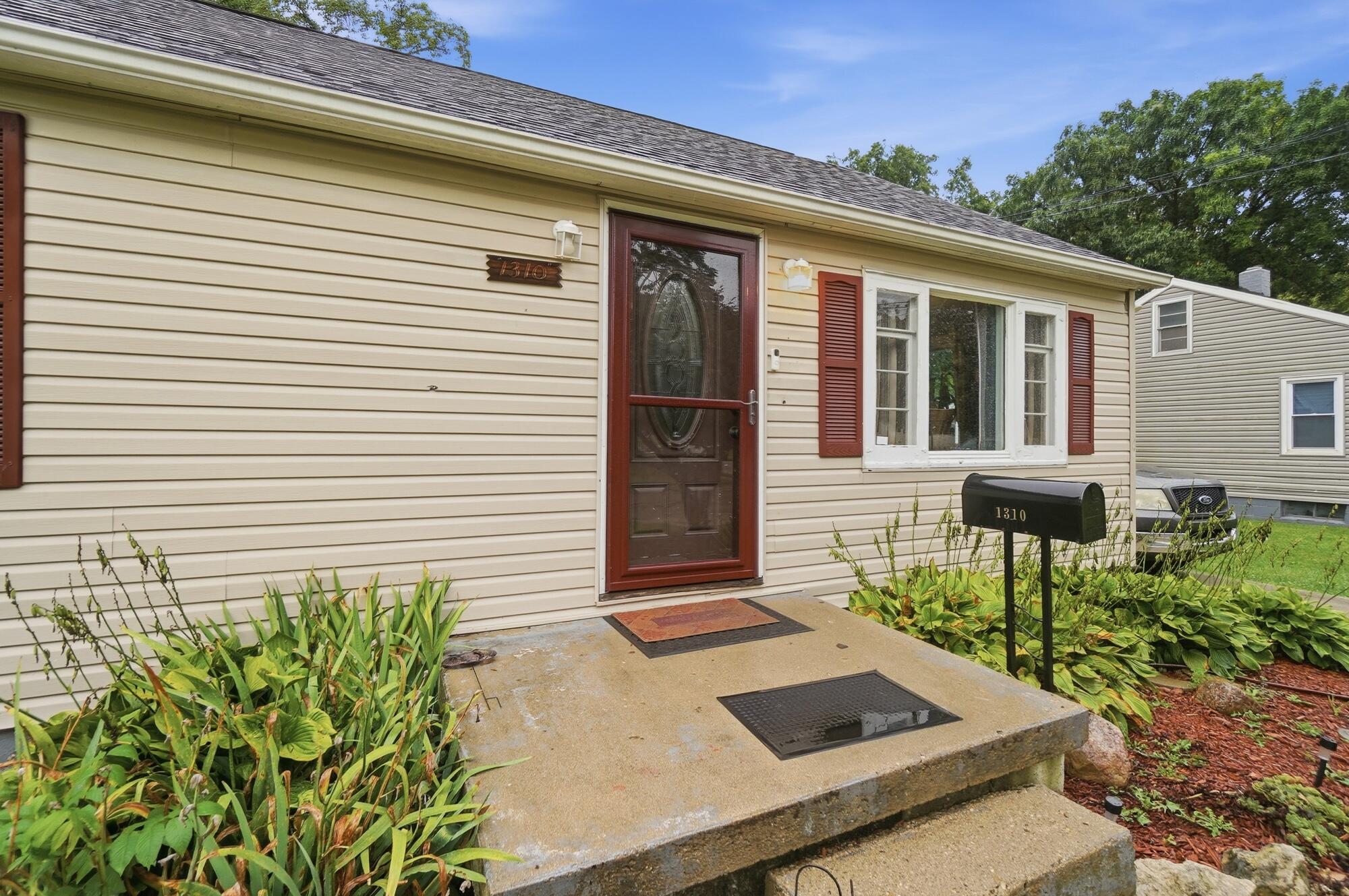 1310 Texas Avenue Property Photo 6
