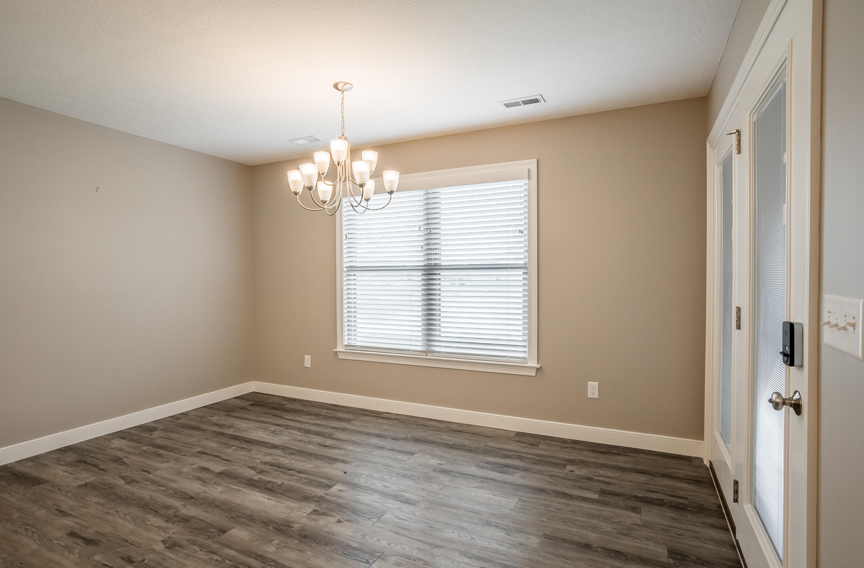 607 W Bentley Circle Property Photo 15
