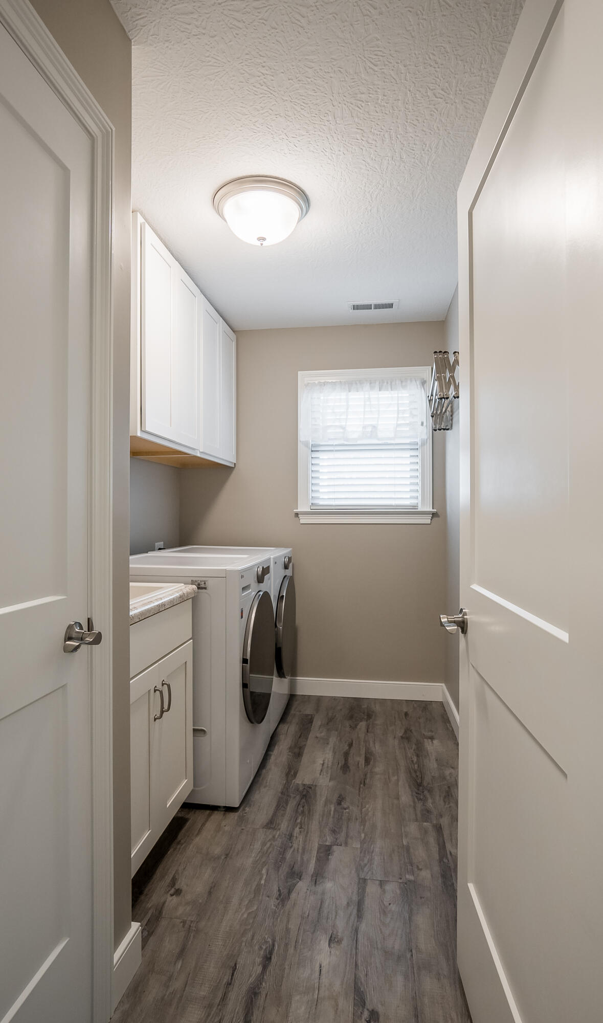 607 W Bentley Circle Property Photo 20