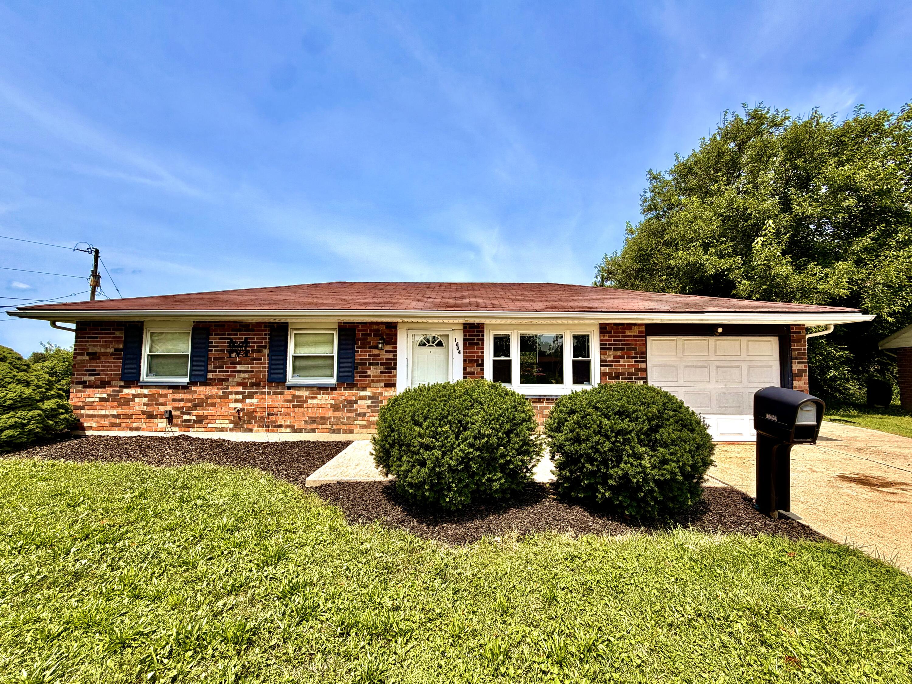 1624 Willow Place Property Photo 1