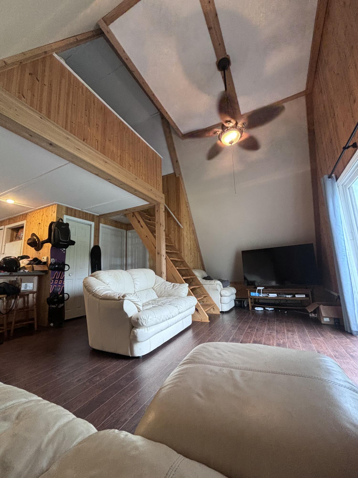 12063 Hickory Drive Property Photo 2