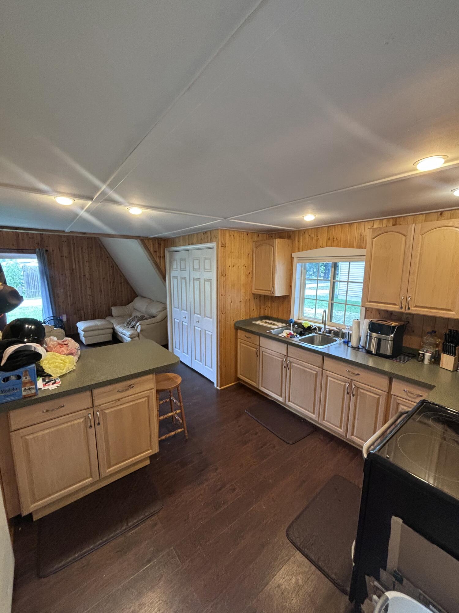 12063 Hickory Drive Property Photo 8
