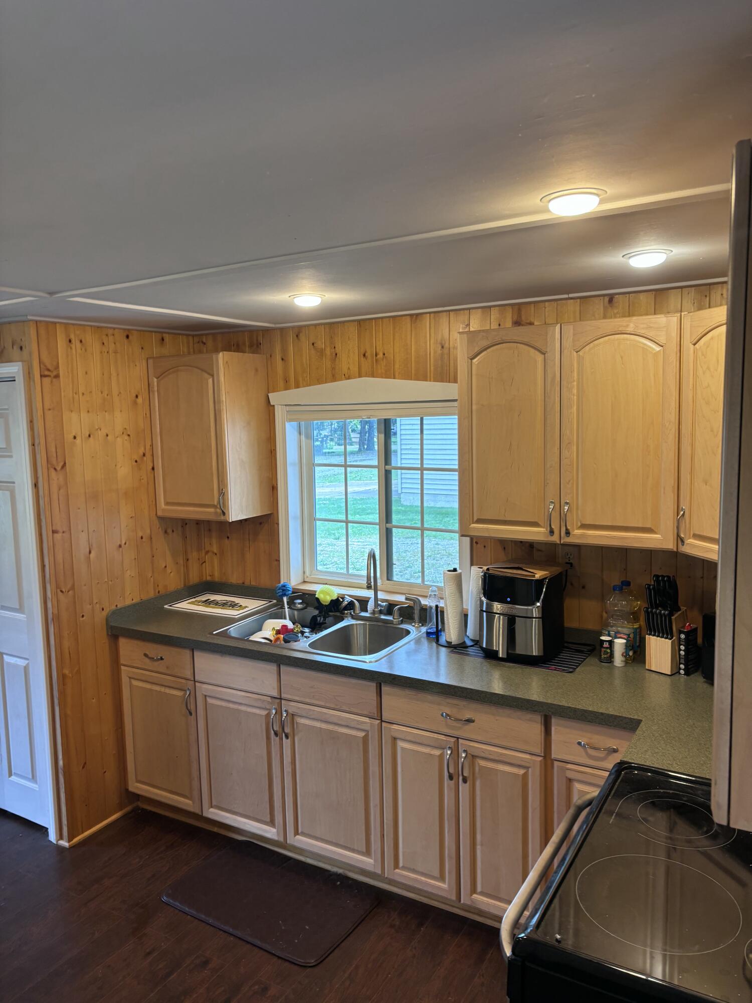 12063 Hickory Drive Property Photo 9