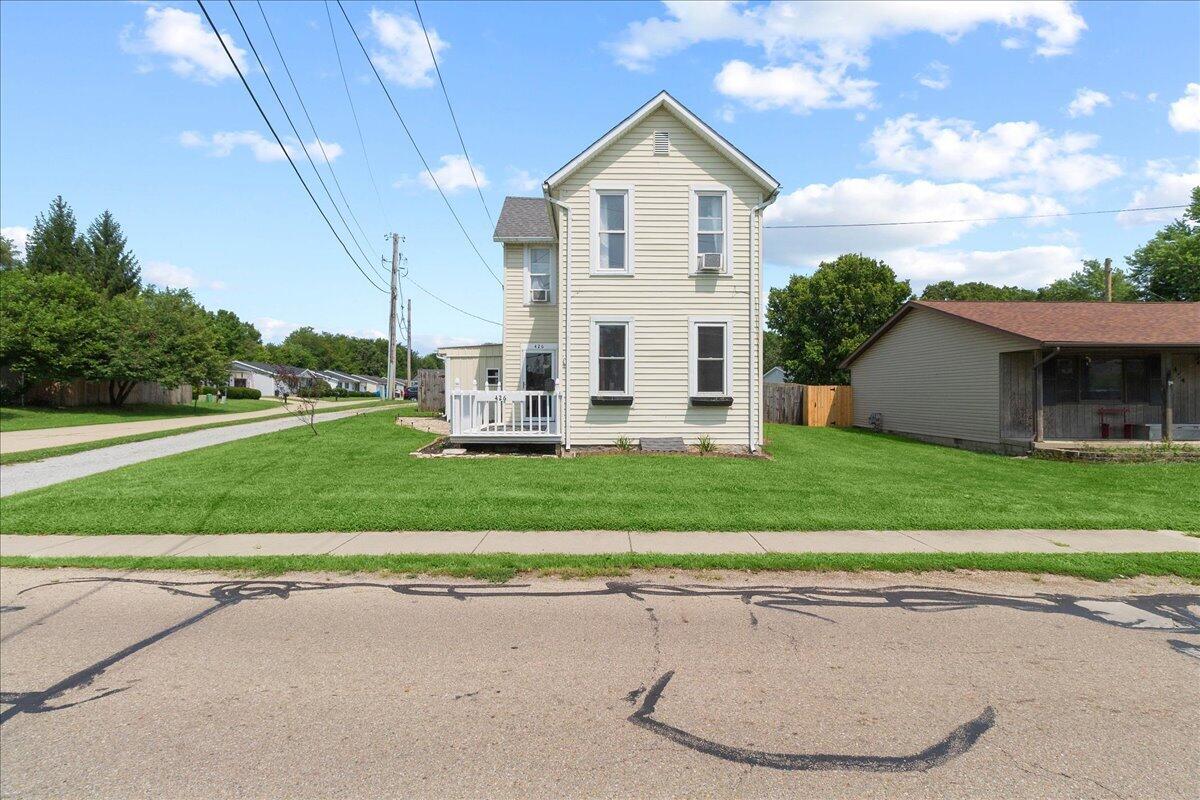426 W Light Street Property Photo 1