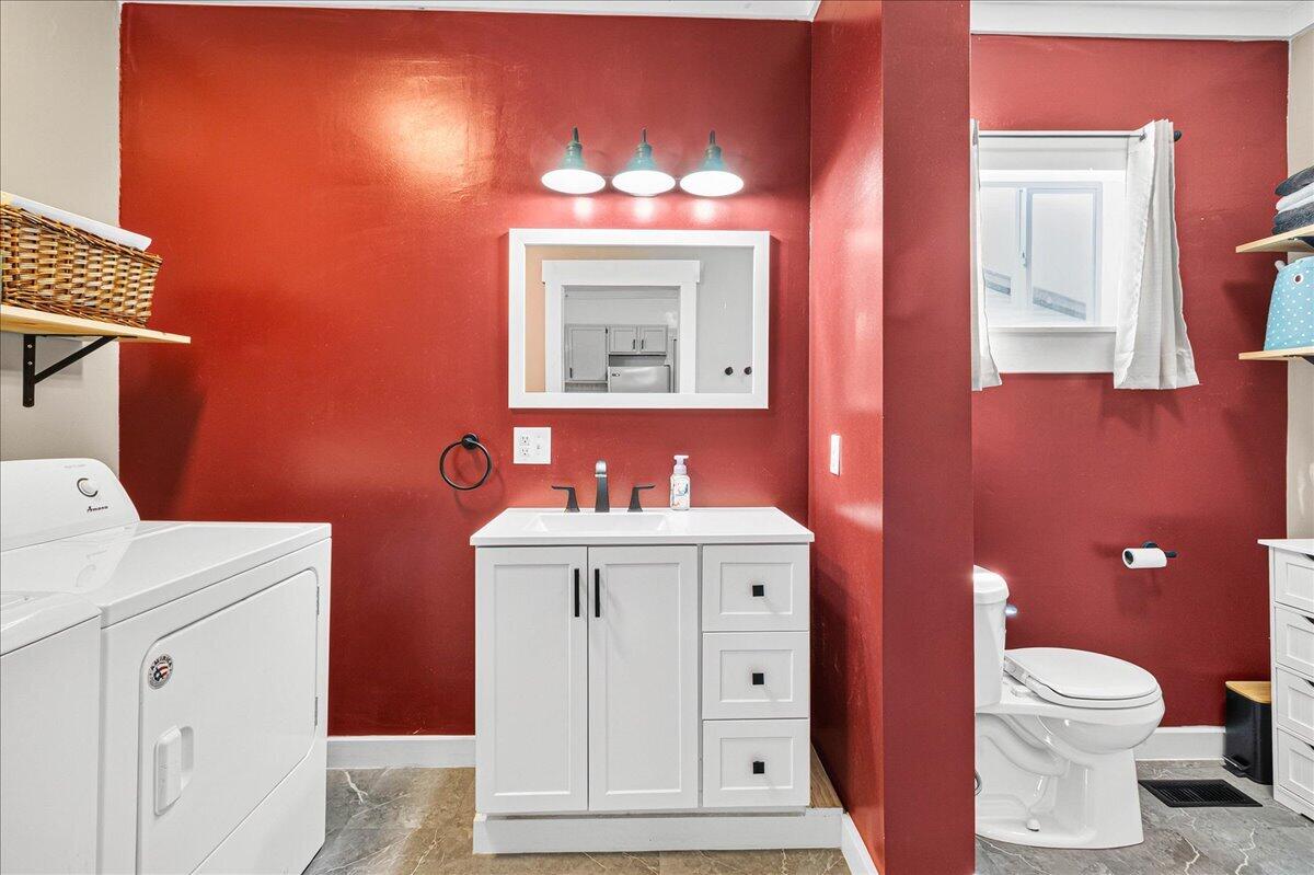 426 W Light Street Property Photo 7
