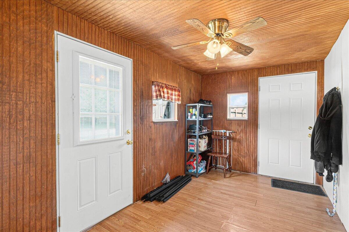426 W Light Street Property Photo 10