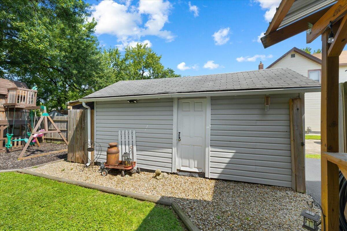 1115 Beacon Street Property Photo 37