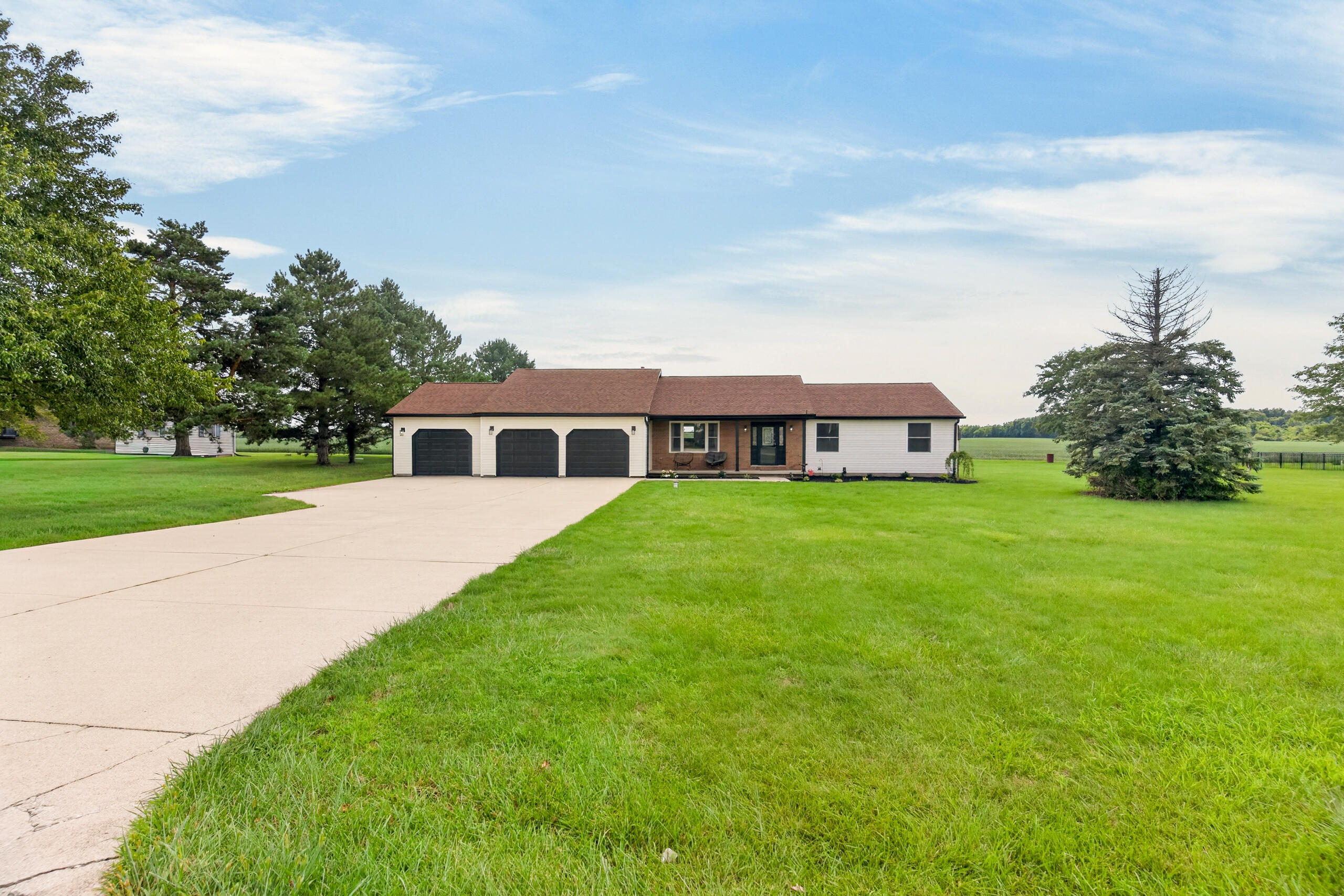 17212 Sharp Road Property Photo 2