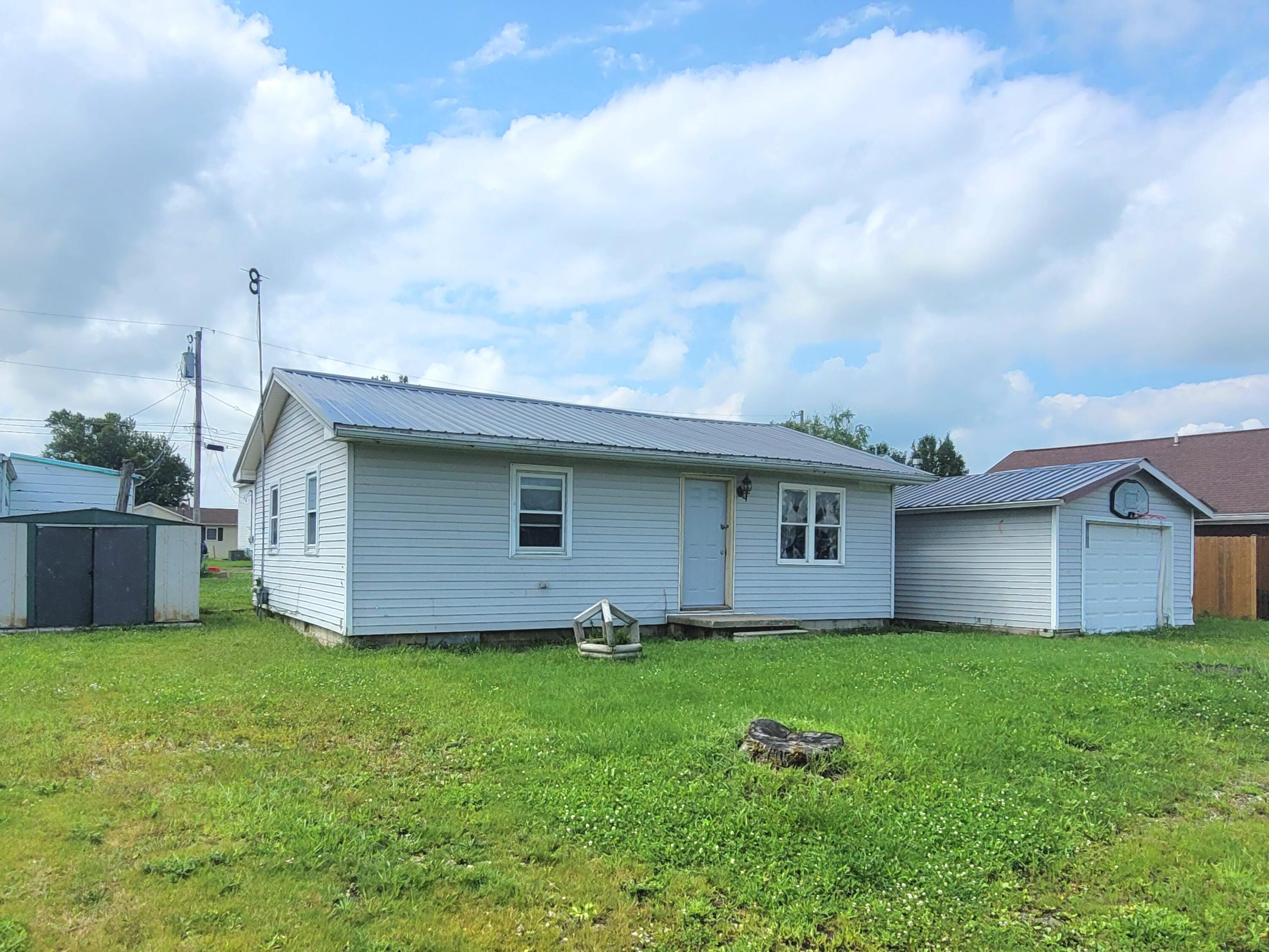 115 Lakeview Drive Property Photo 1