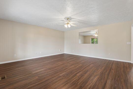 384 Bishop Drive Property Photo 6