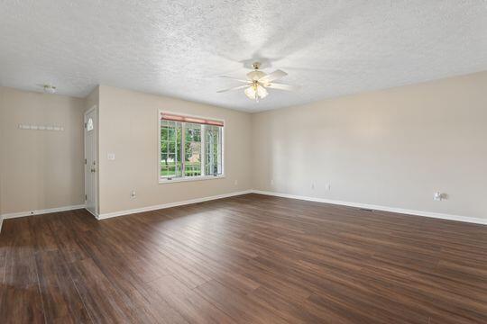 384 Bishop Drive Property Photo 9