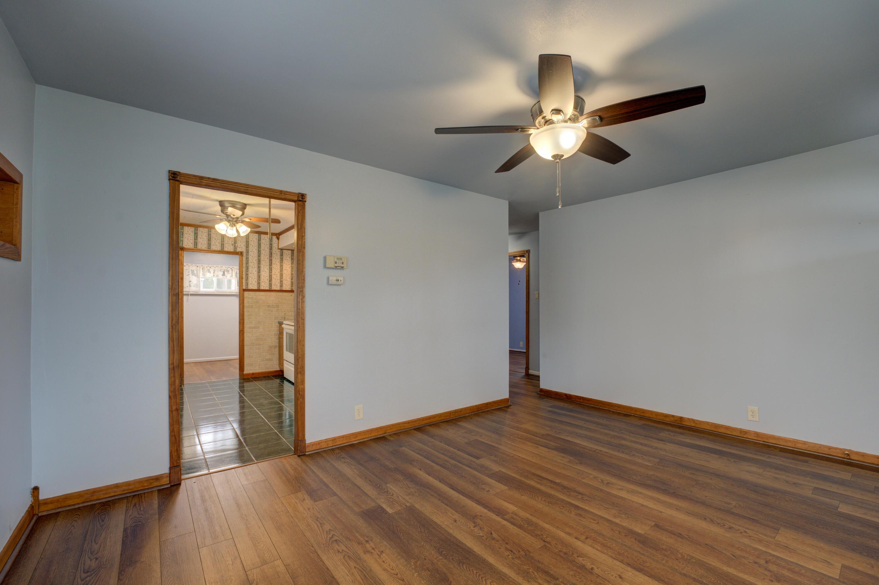 111 W Harmon Drive Property Photo 15