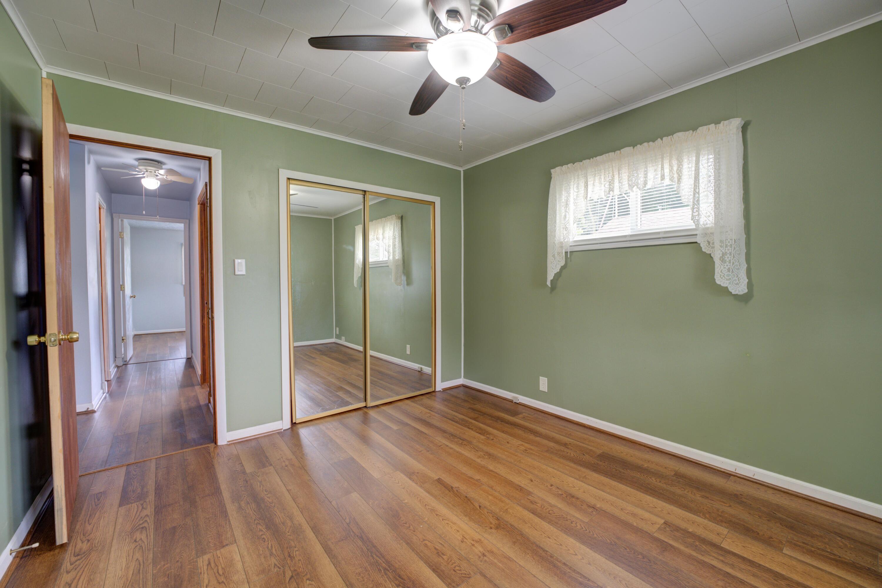 111 W Harmon Drive Property Photo 20