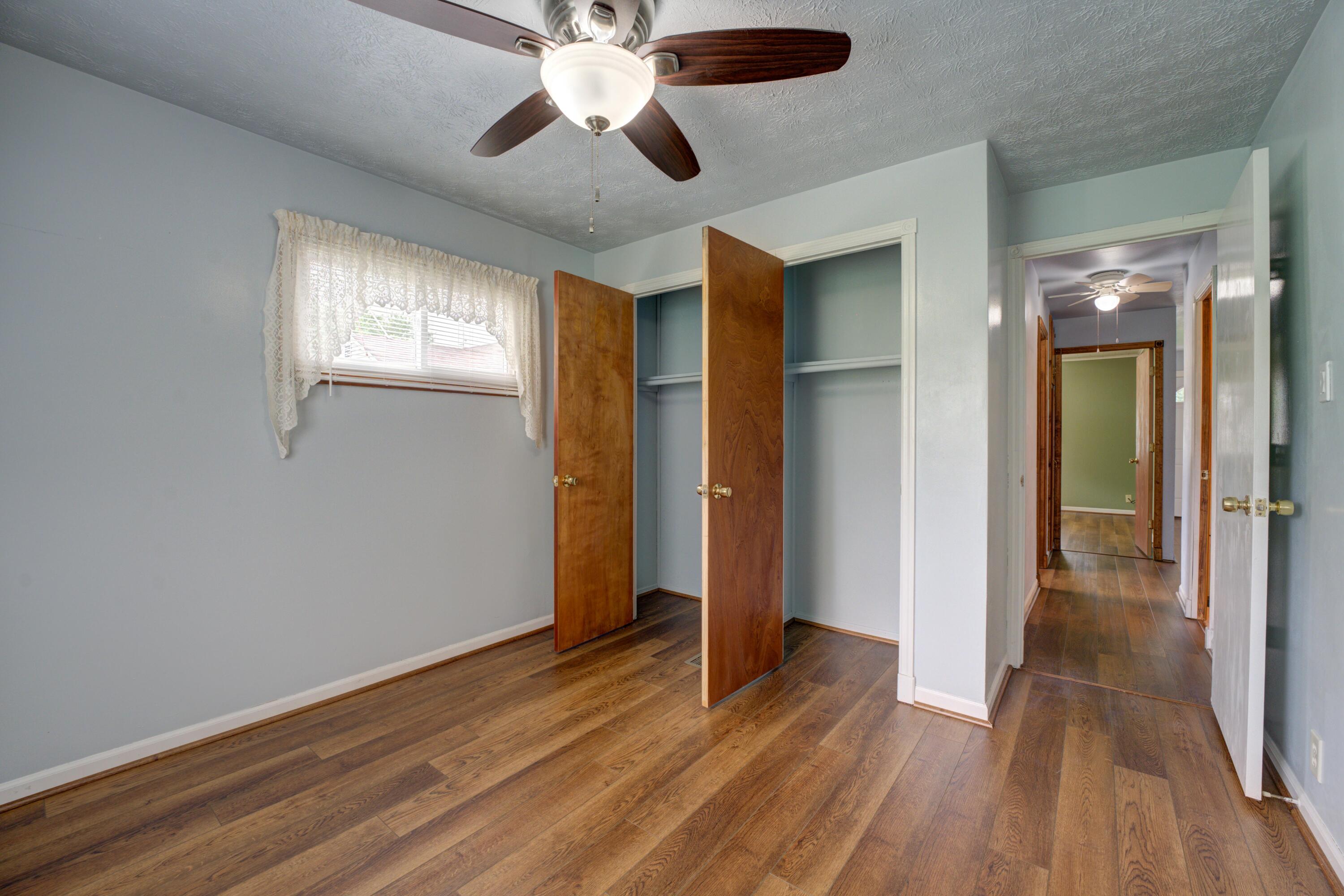 111 W Harmon Drive Property Photo 26