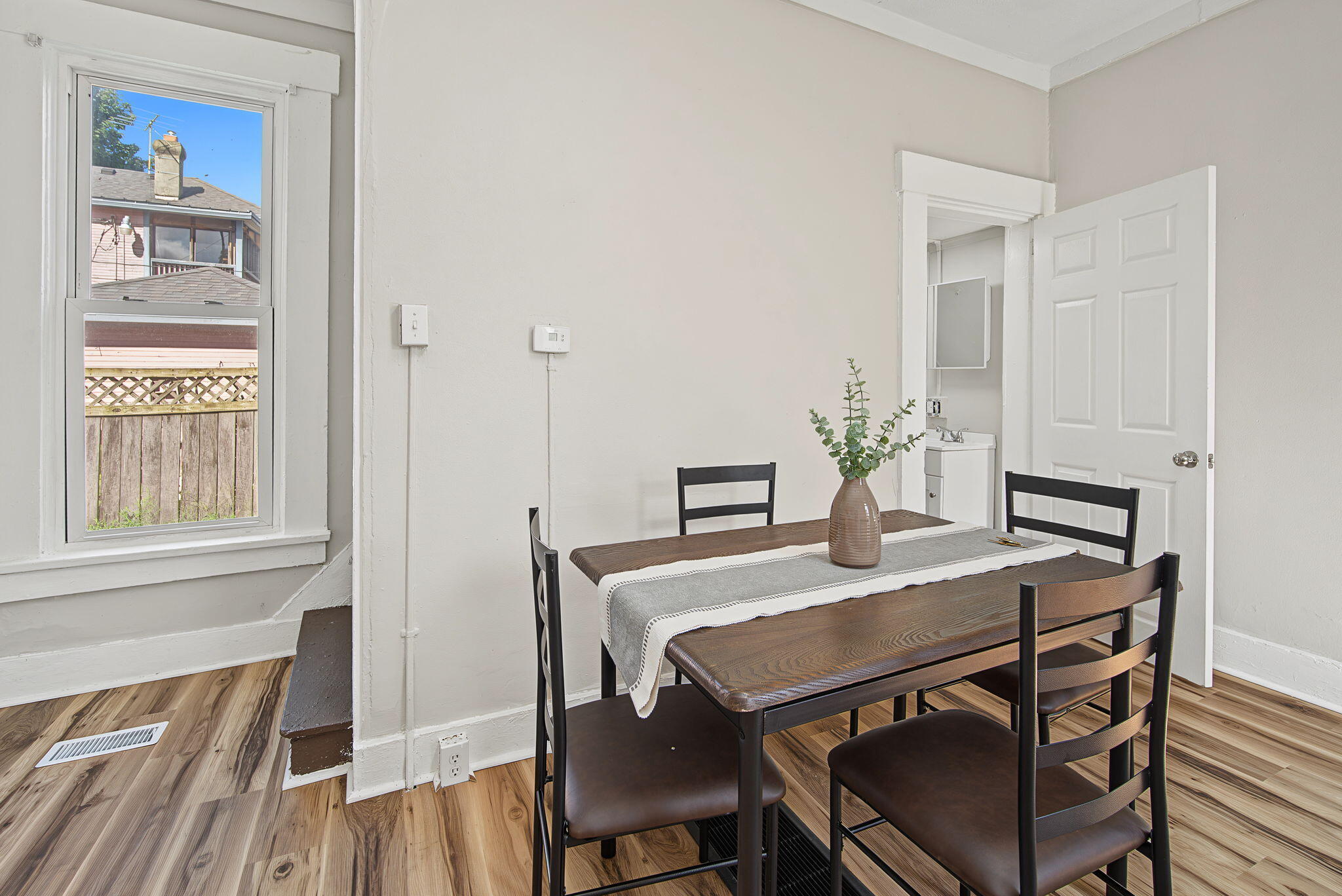 11 E Southern Avenue Property Photo 9