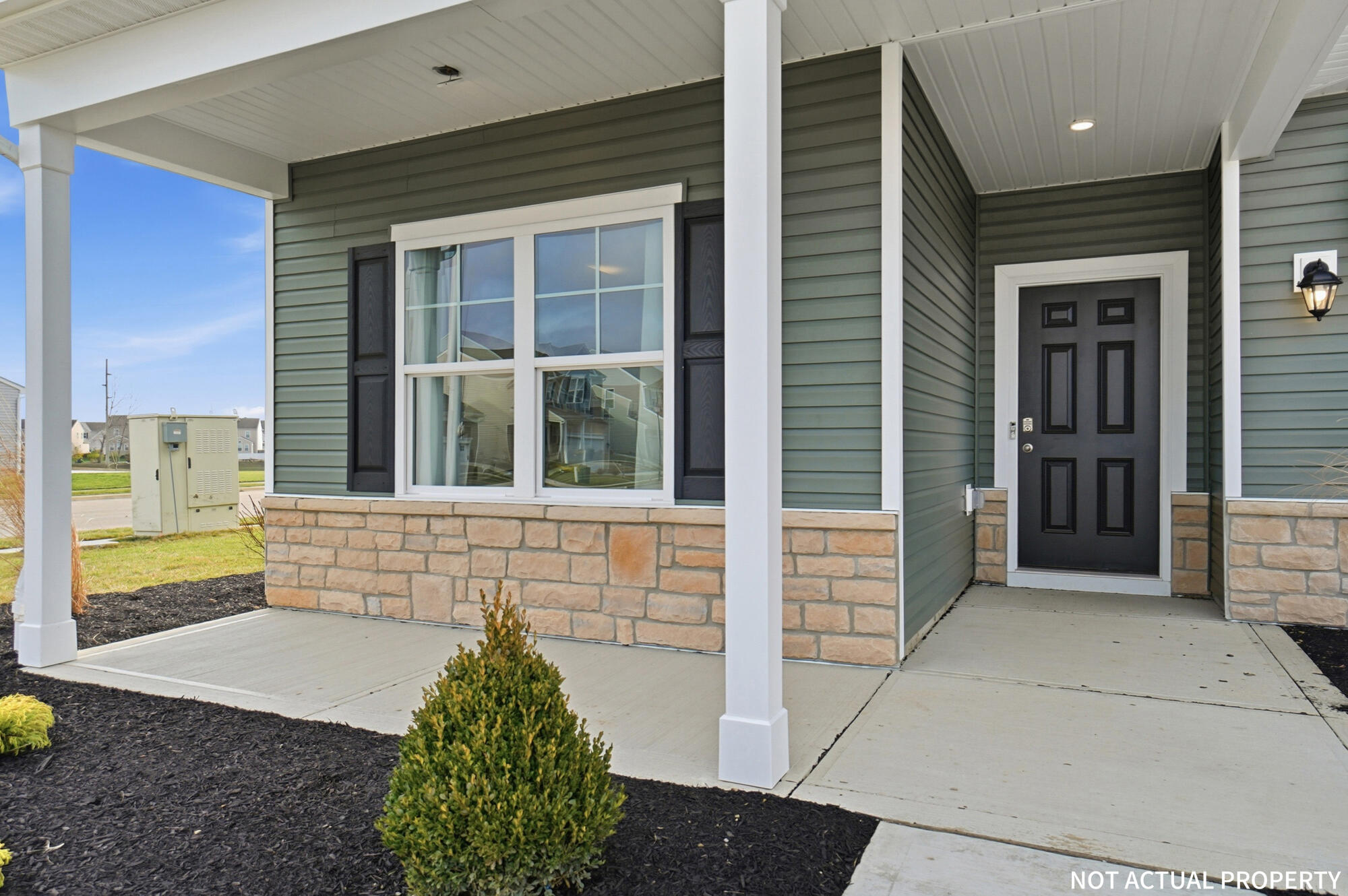 1249 Sherwood Loop Property Photo 2