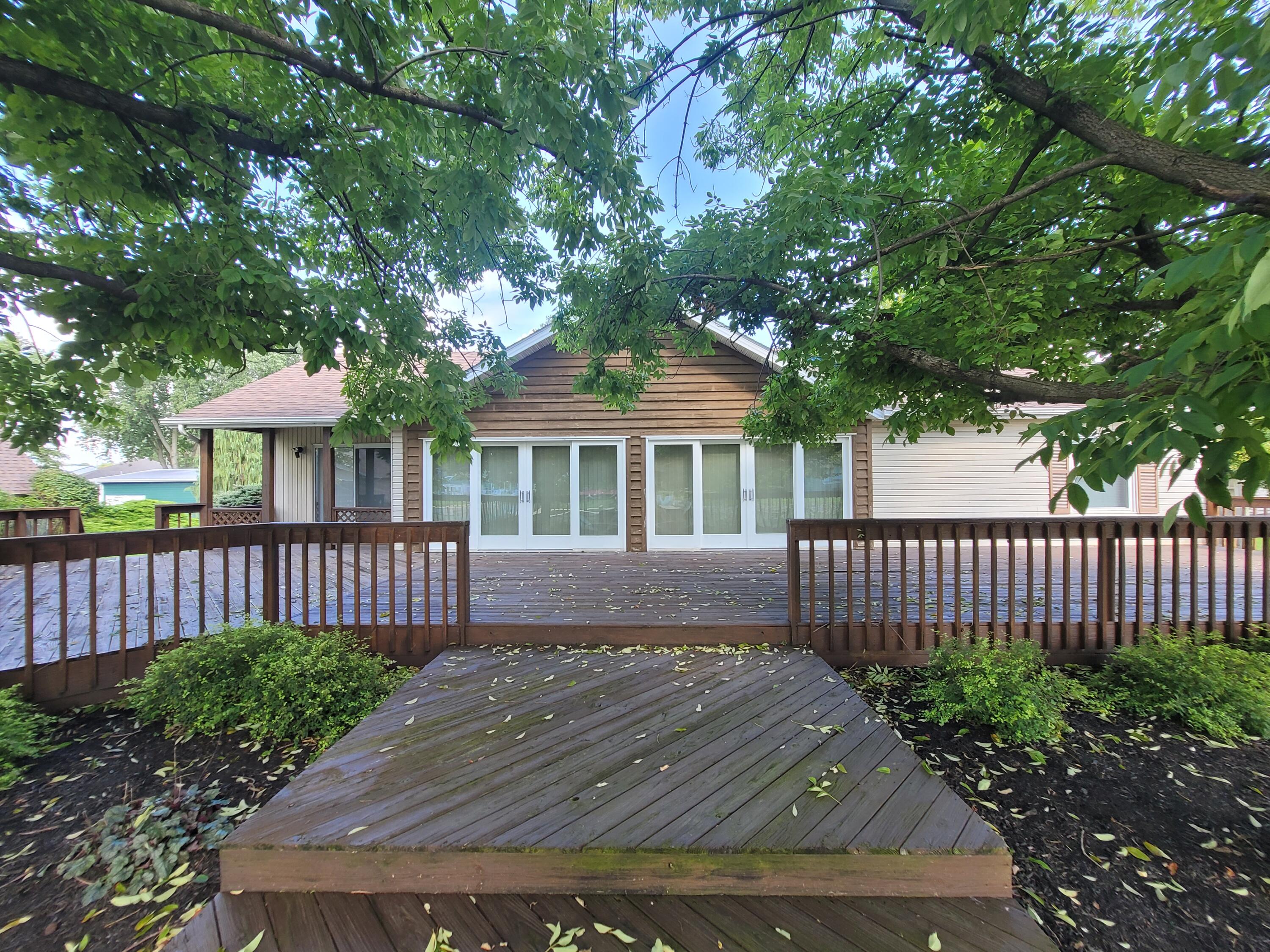 5309 Channel Drive Property Photo 2