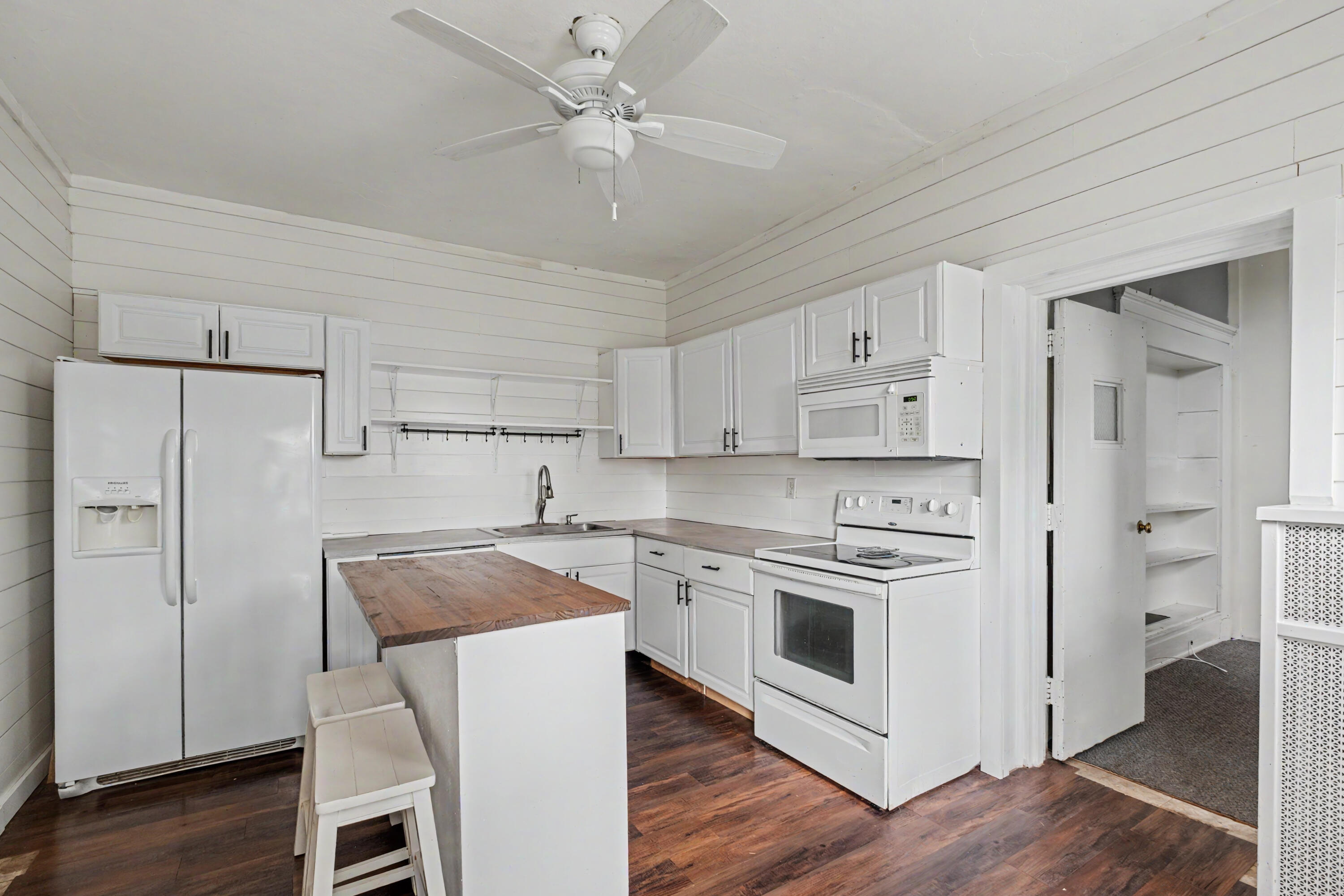 845 Harrison Street Property Photo 3