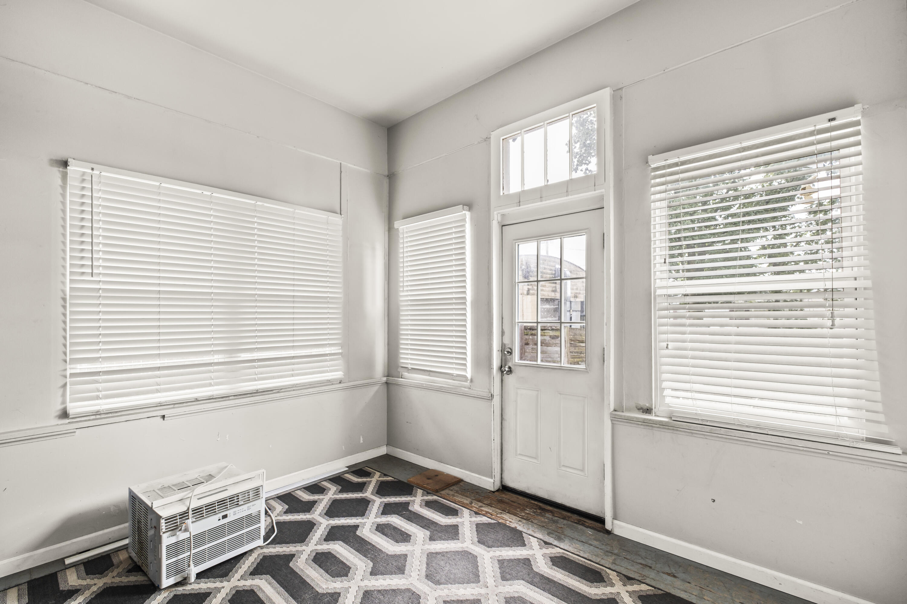 845 Harrison Street Property Photo 11