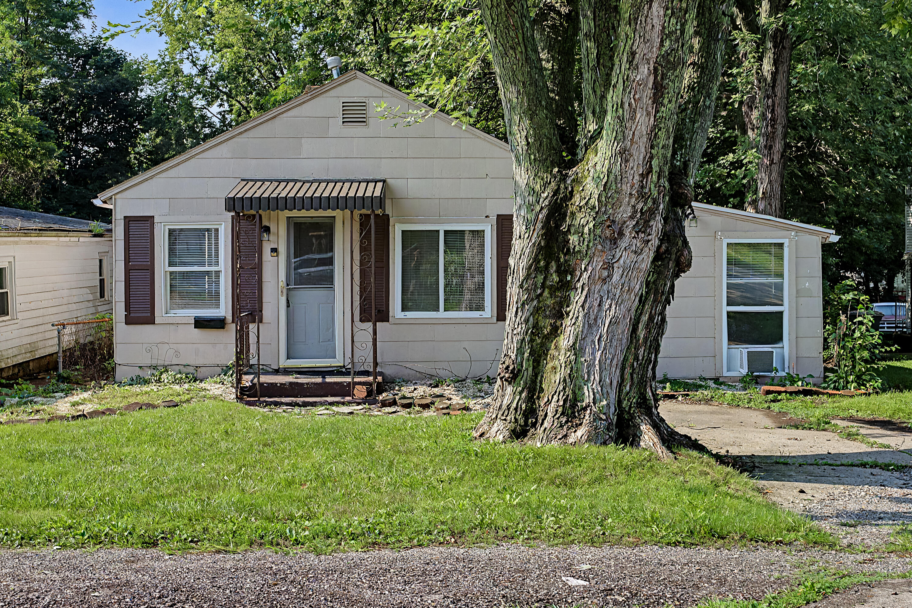 2629 Berger Avenue Property Photo 1