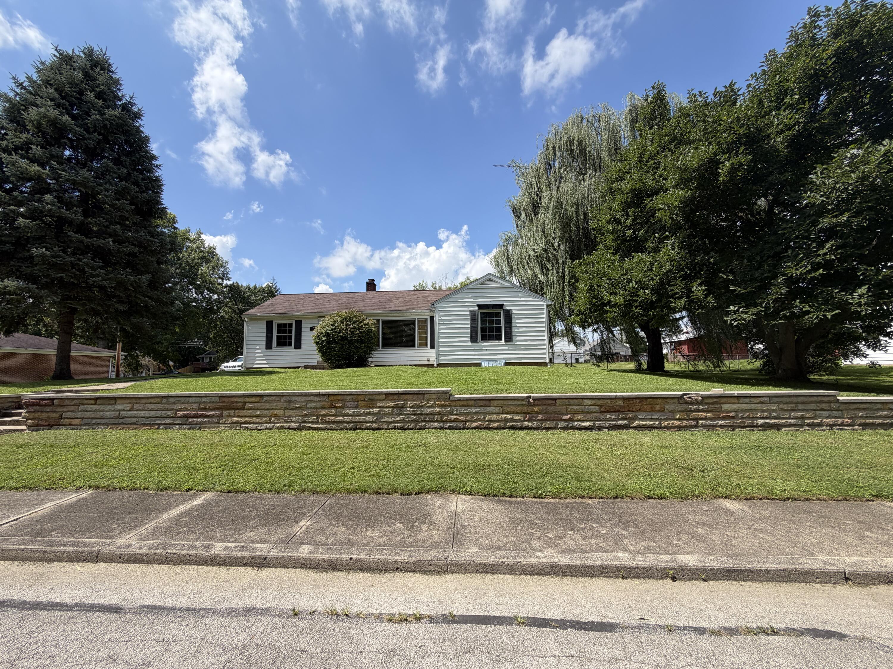 635 S Walnut Avenue Property Photo 1