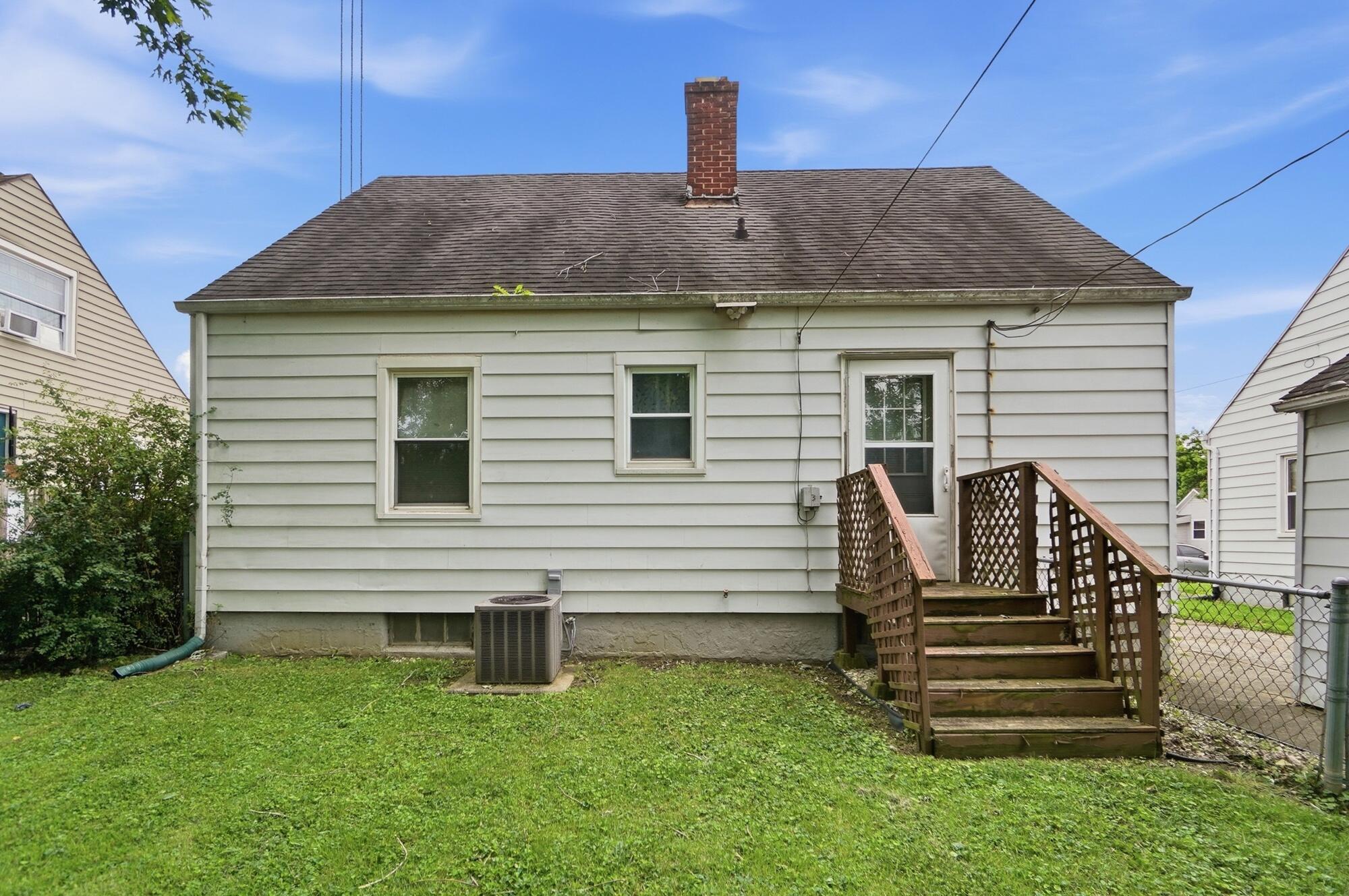 1027 N Burnett Road Property Photo 24