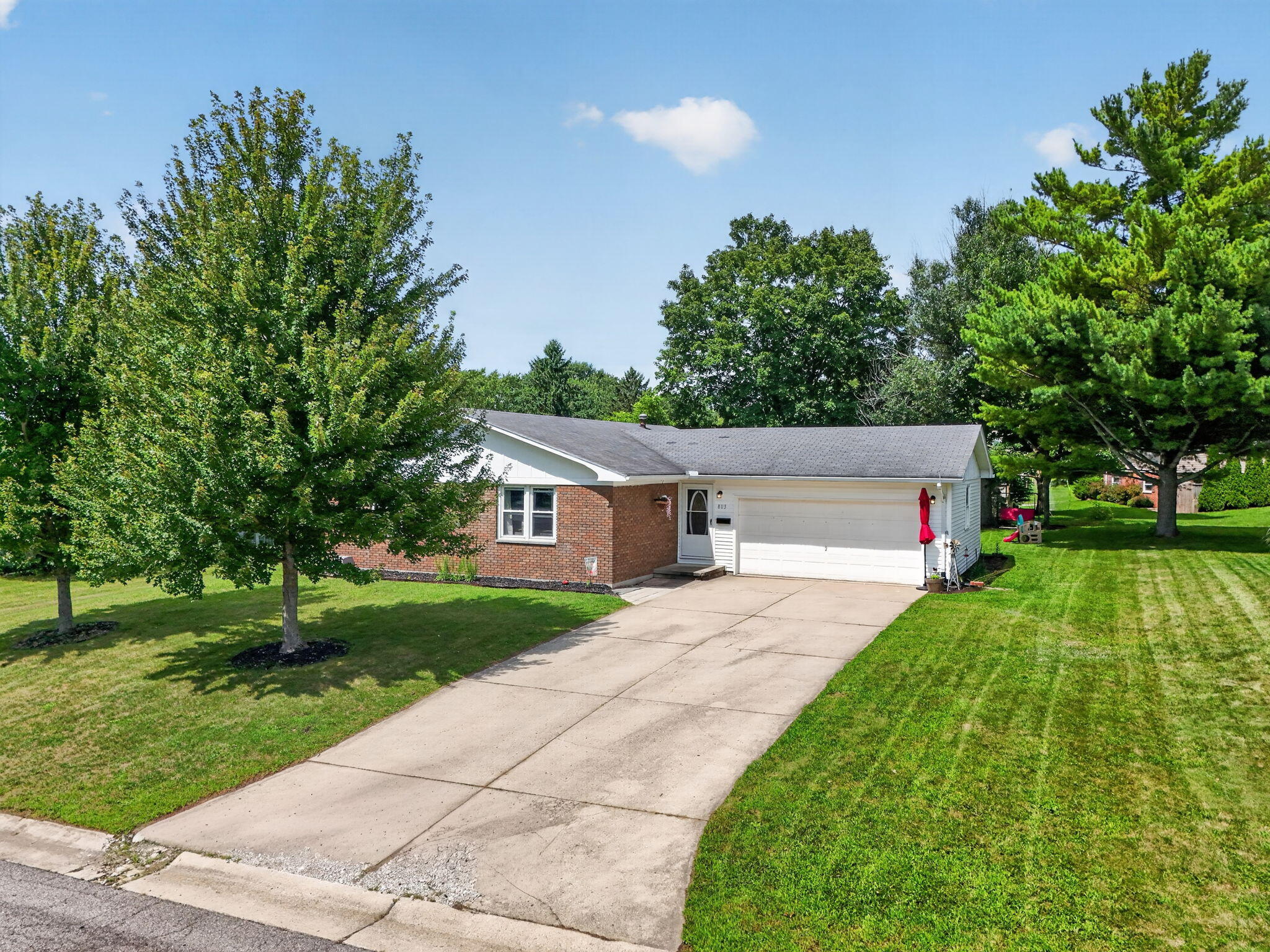 803 Ridgeview Drive Property Photo 2