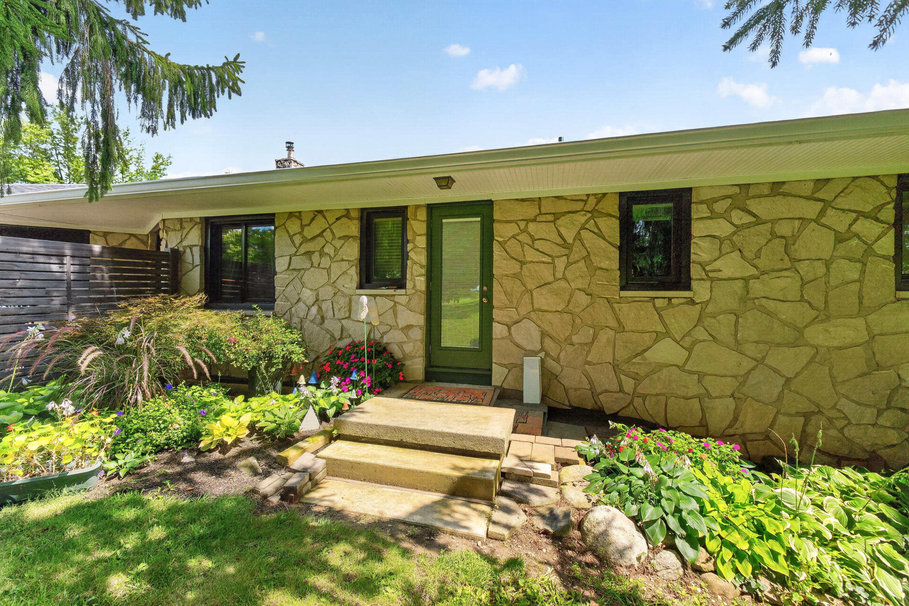87 Virginia Drive Property Photo 28