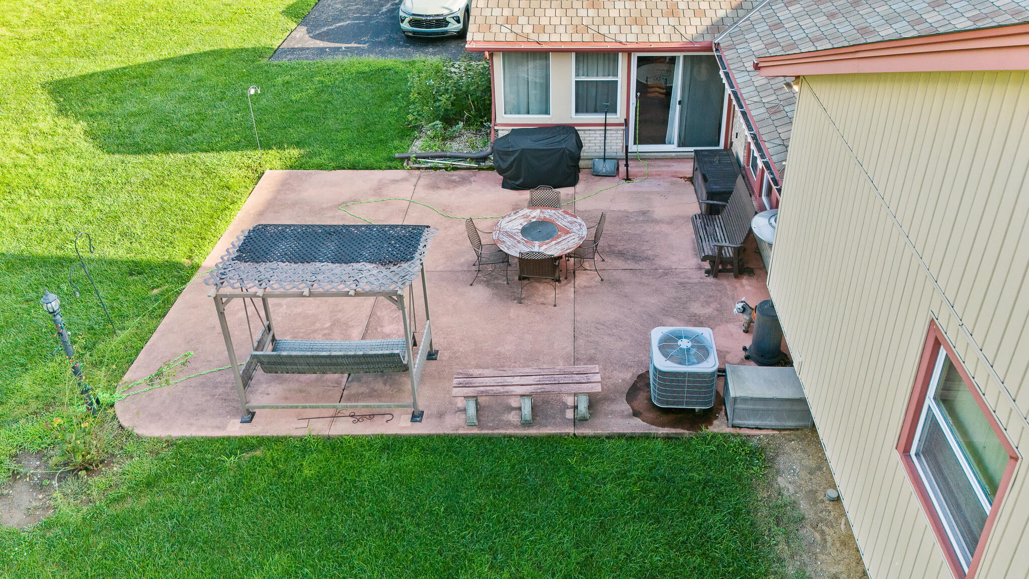2425 Greenlawn Drive Property Photo 6