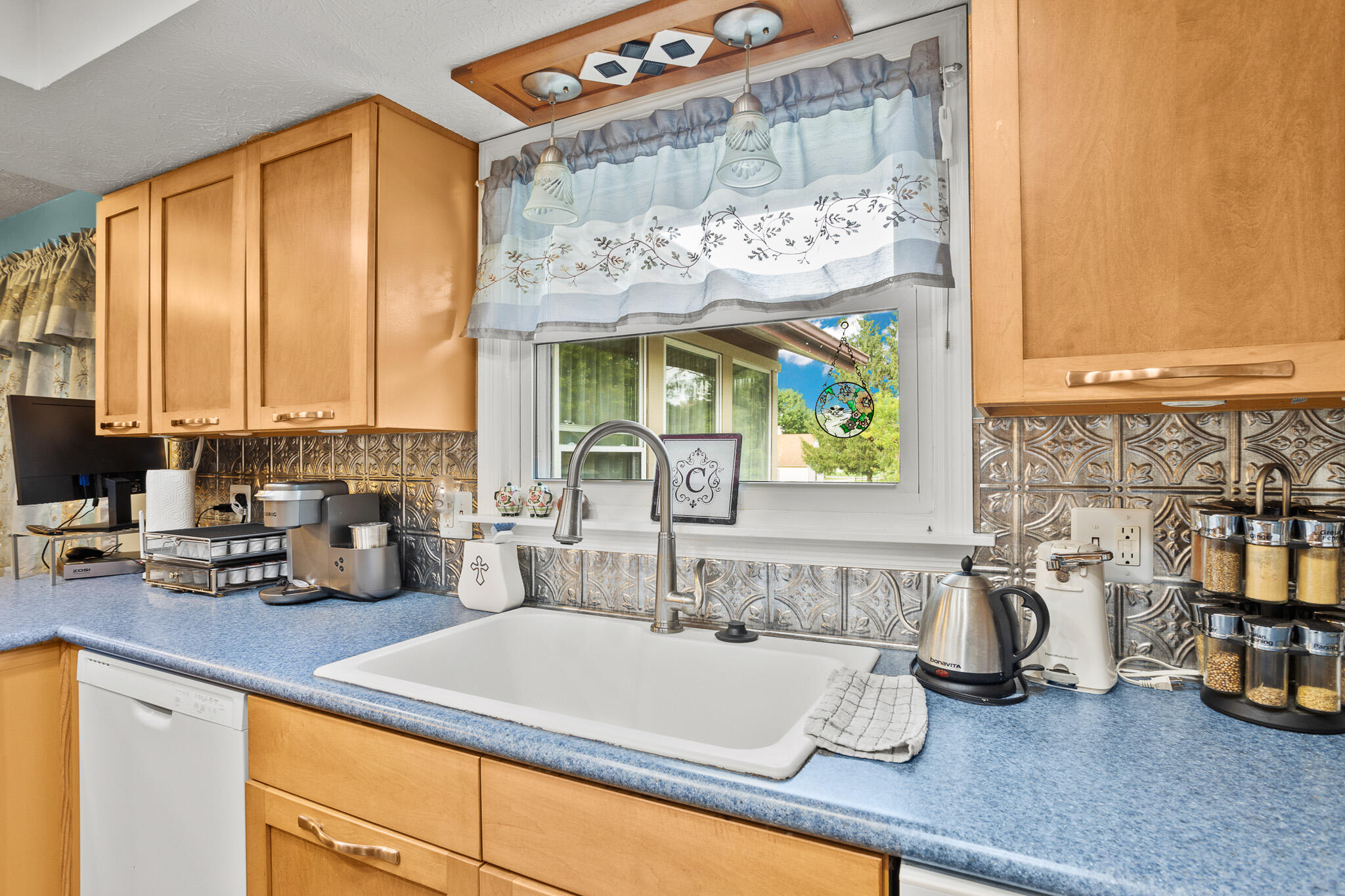 2425 Greenlawn Drive Property Photo 17
