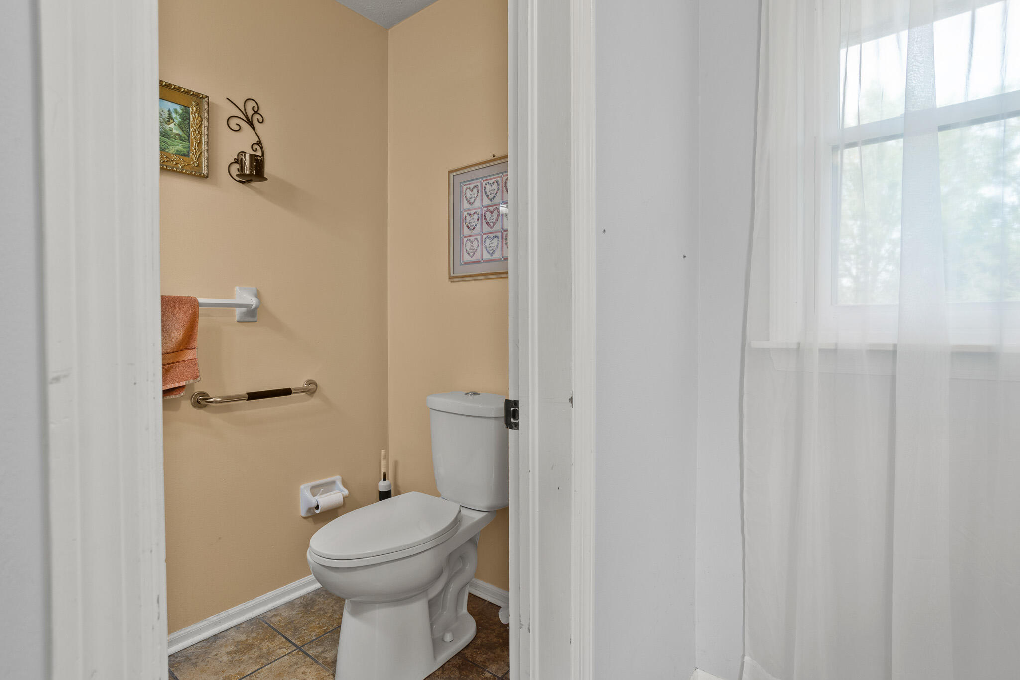 2425 Greenlawn Drive Property Photo 20
