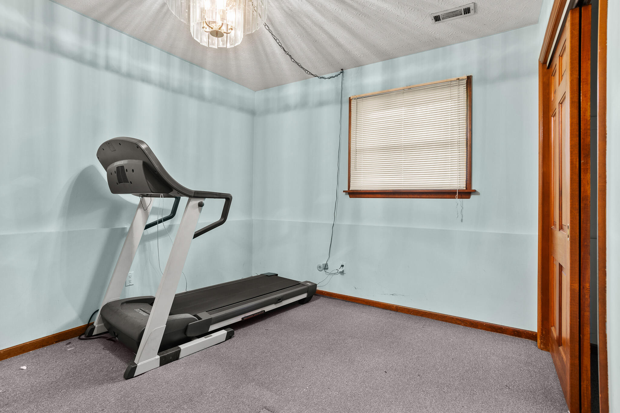 2425 Greenlawn Drive Property Photo 43
